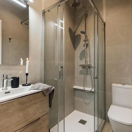 Niria - 2 Bedrooms And Balcony In Eixample Esquerra Apartment